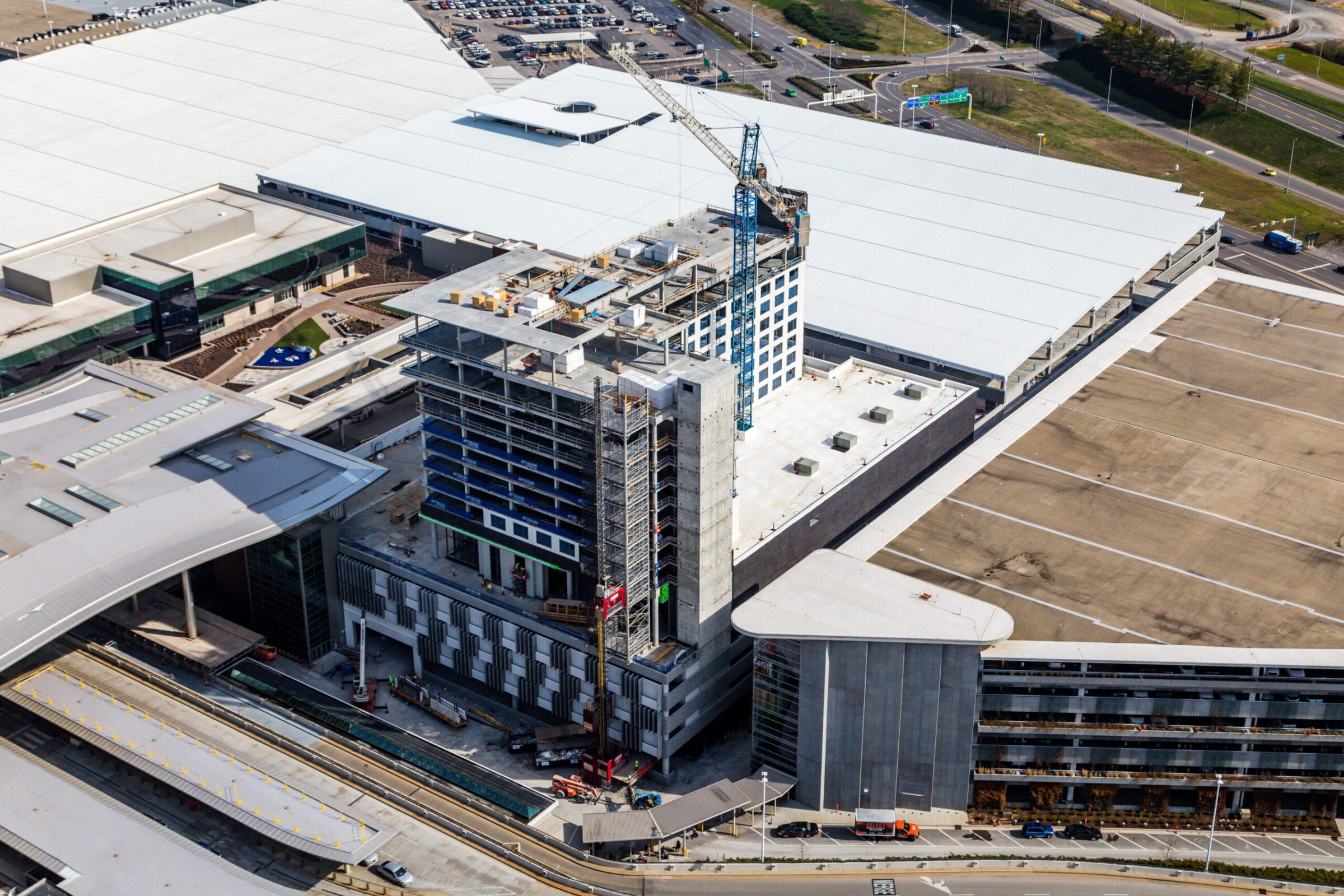 BNA hotel parking garage